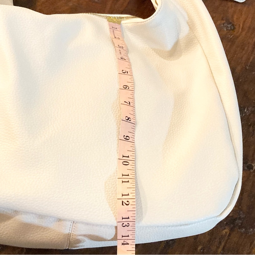 NWT GAP White Hobo Shoulder Bag - Picture 12 of 16